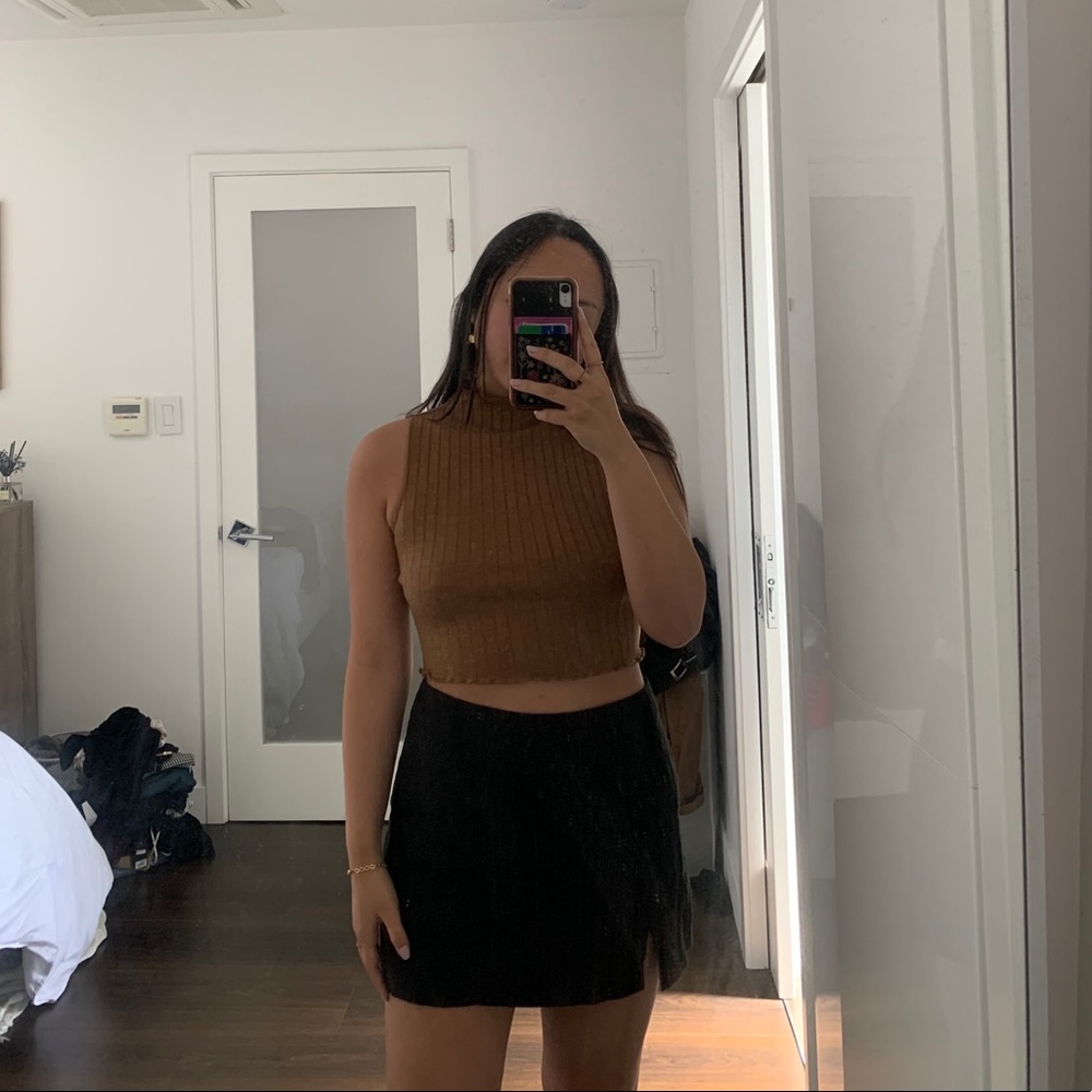 REFORMATION black slit skirt - size M